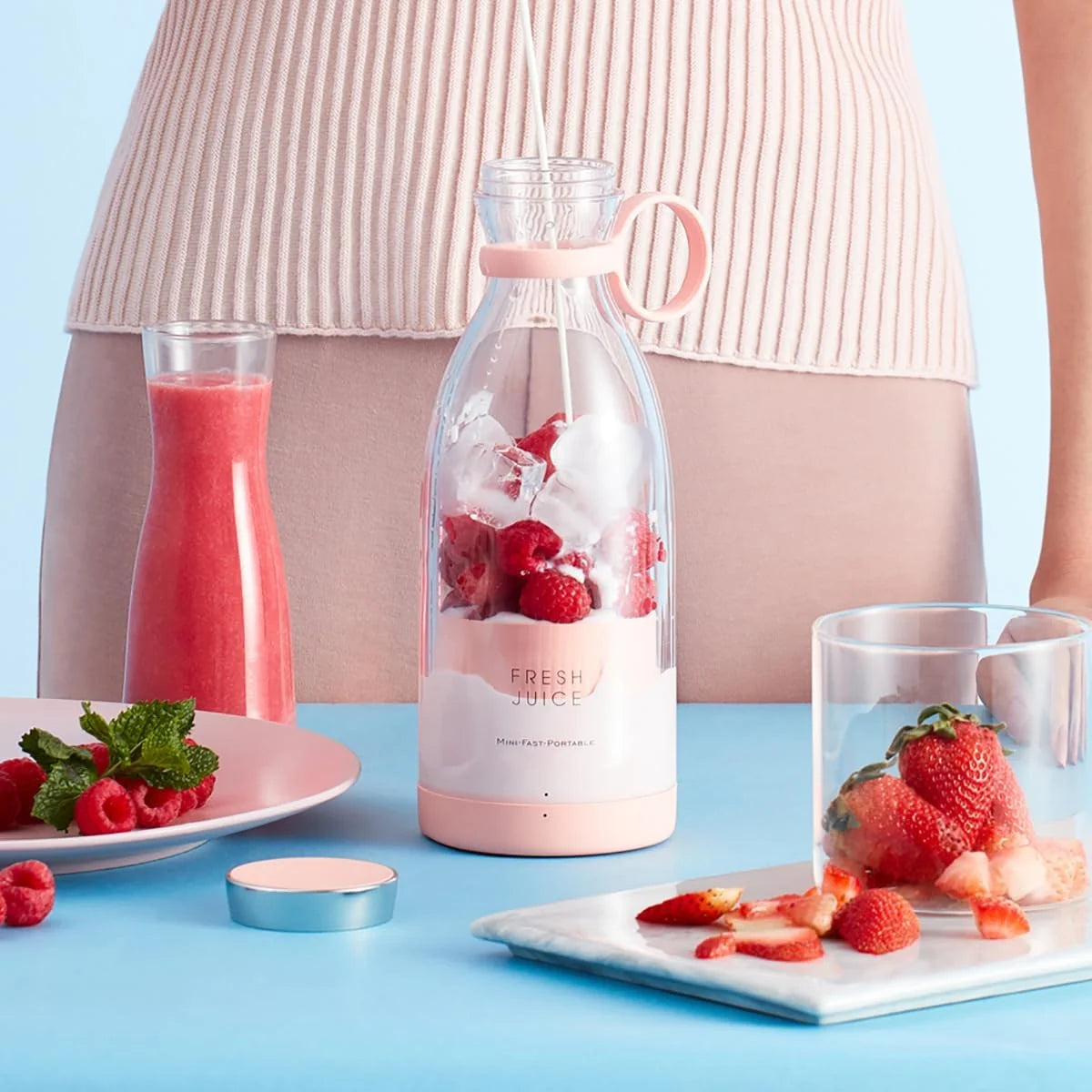 USB Rechargeable Portable Juicer Cup & Smoothie Maker: Blend On-the-Go